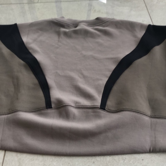 YPB neoKNIT cropped sweatshirt from Abercrombie & Fitch - Picture 7 of 11